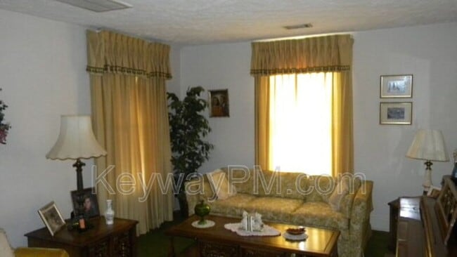 Photo - 1870 Kissingbower Rd