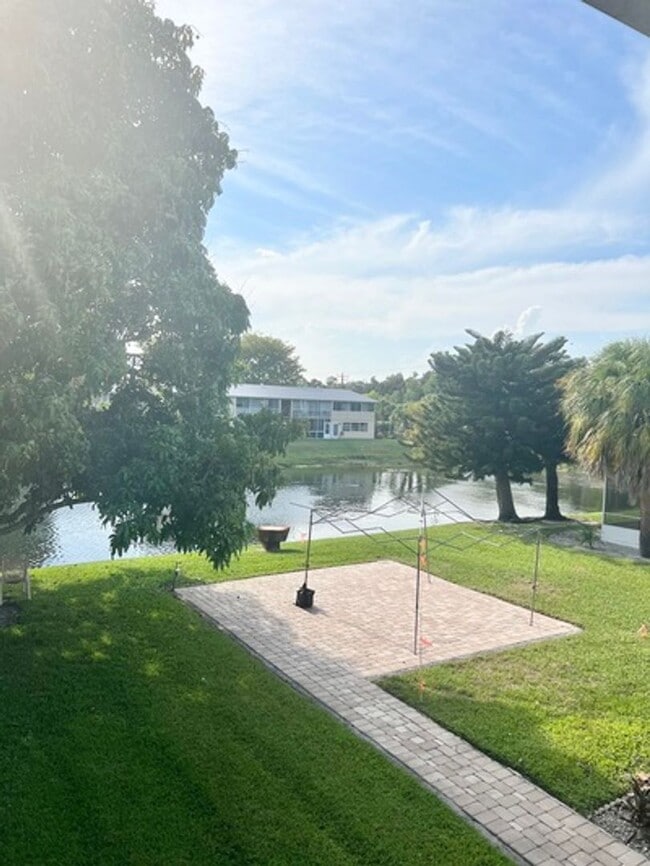 Photo - 89 Sheffield D