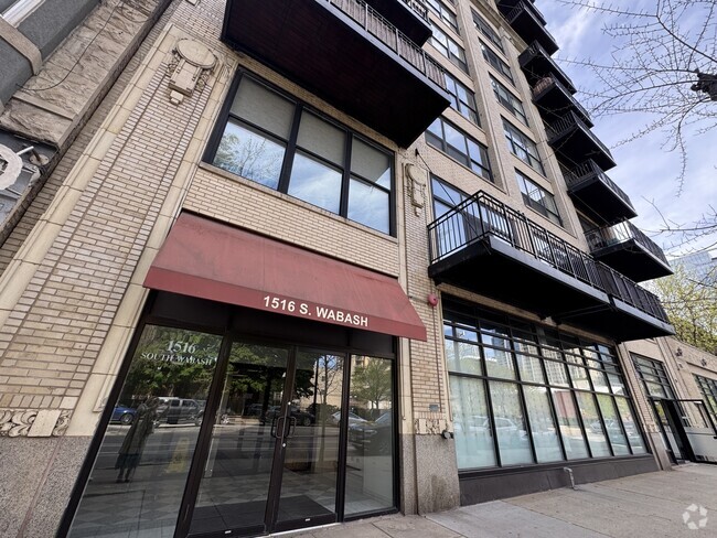 Building Photo - 1516 S Wabash Ave Unit 208 Rental