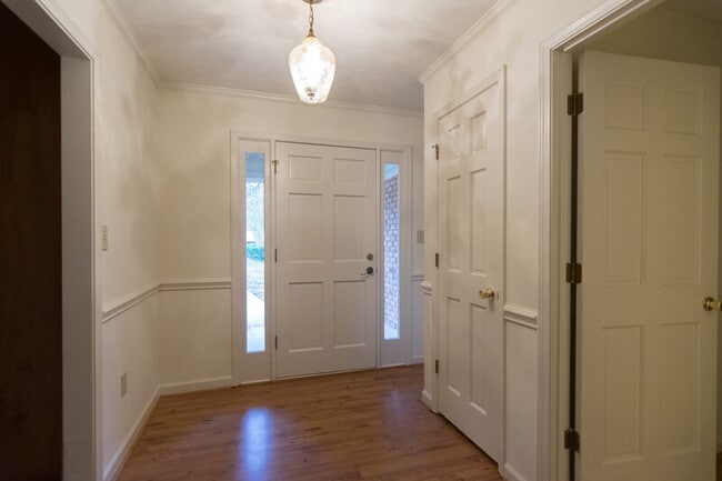 Photo - 1060 Windbrooke Ct