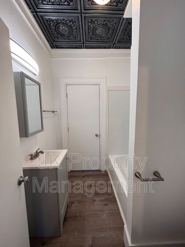 Photo - #11 17th Street S