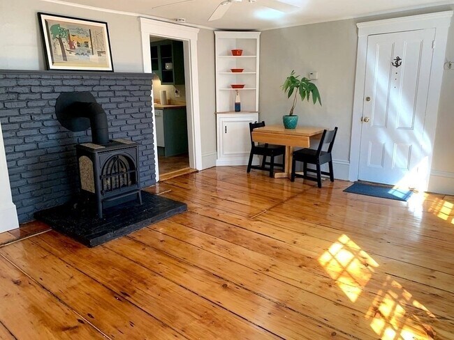 63 Washington St Unit 2