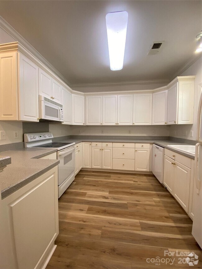 Building Photo - 532 Knighton Hill Rd Rental