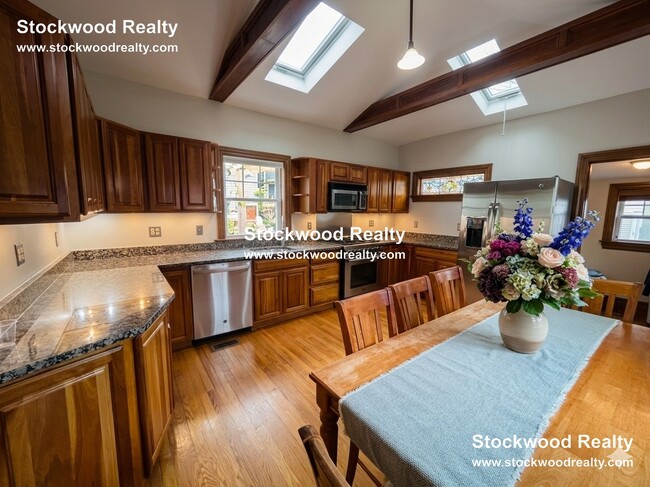 Building Photo - 36 Spring Garden St