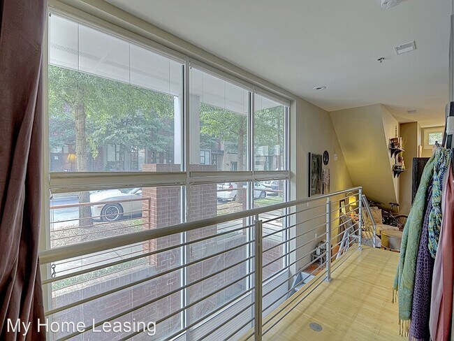 Photo - 1 br, 1 bath House - 297 McDonald Avenue