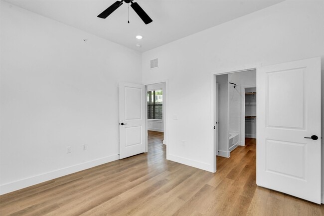 Building Photo - 1800 Collie Ct Rental