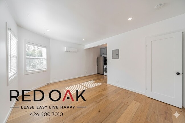 Building Photo - 1060 N Avenue 50