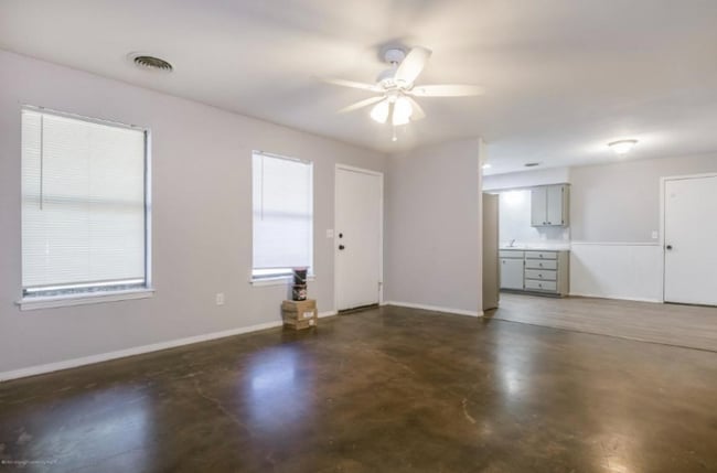 Photo - 611 Butterfield Trail