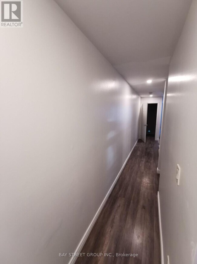 Photo - 1546 Jane St