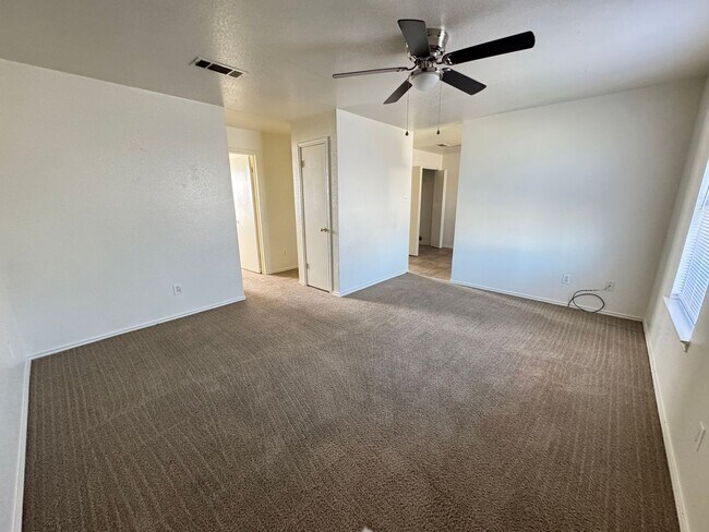 Photo - 1904 Windward Dr Unidad Apt B