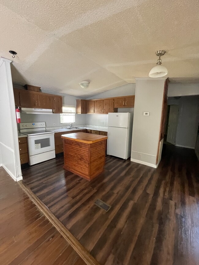 Photo - 65 Two Lynn Dr