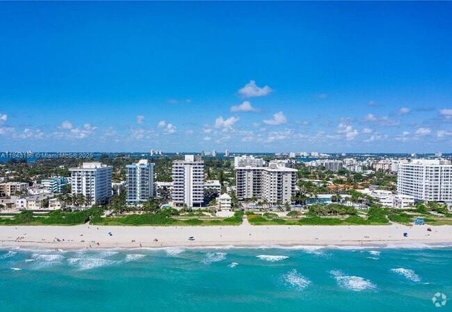 Building Photo - 9225 Collins Ave Unit 411 Rental