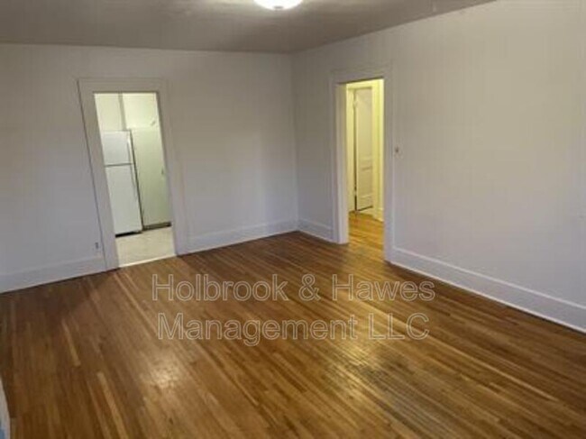 Photo - 200 E Laurel St