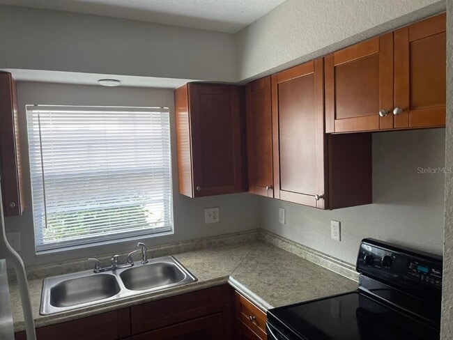 Photo - 9027 Westchester Cir Unidad A