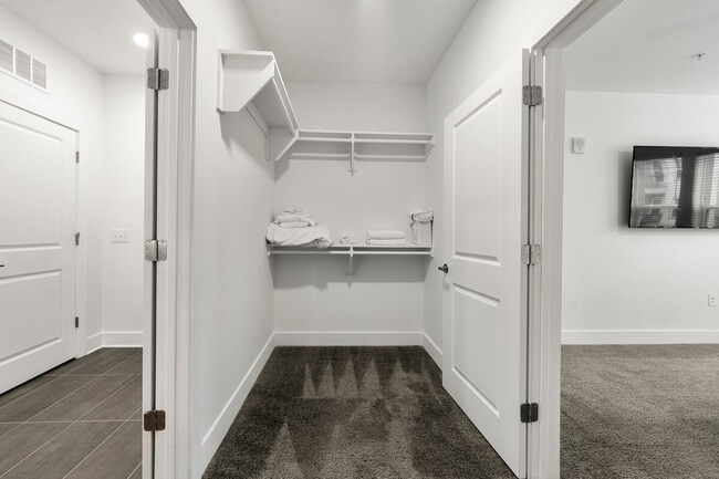 Photo - 230 Bill Kennedy Wy SE Unidad SI ID1351862P