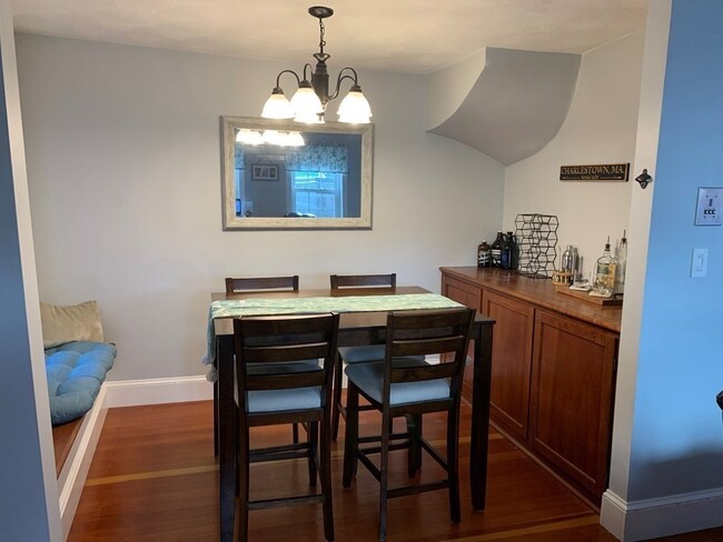 Building Photo - 37 Sackville St Unit 1