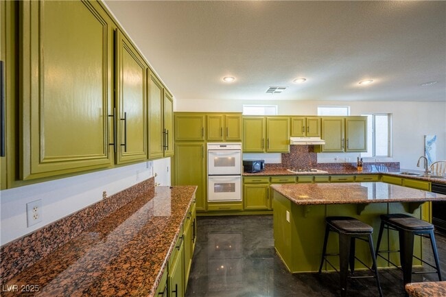 Photo - 359 Hoskins Ct