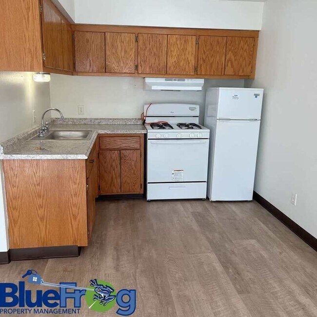 Photo - 210 N Summit St