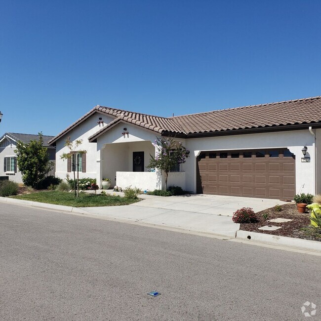 Building Photo - Home for Lease in a Gated Community