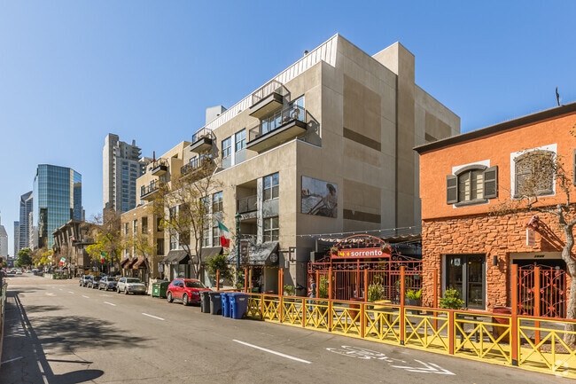 Vista desde la calle - Bella Via