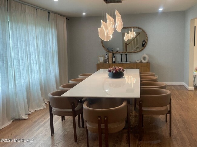 Photo - 81 Hollywood Ave