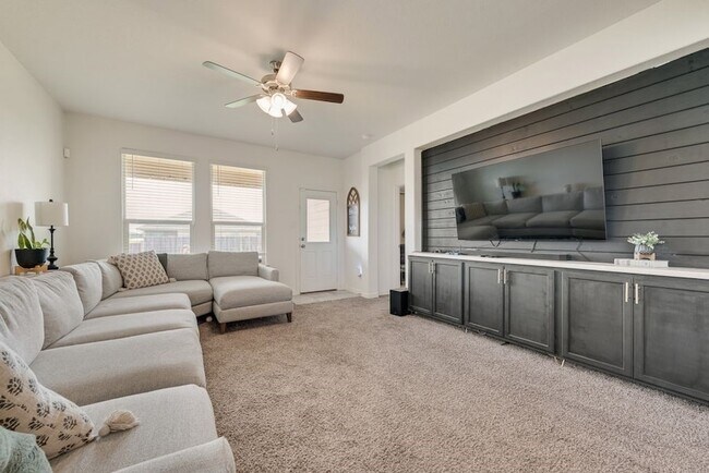 Photo - 444 Windsail Ln