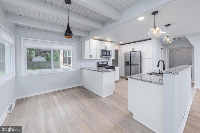 115 Greenvale Ct