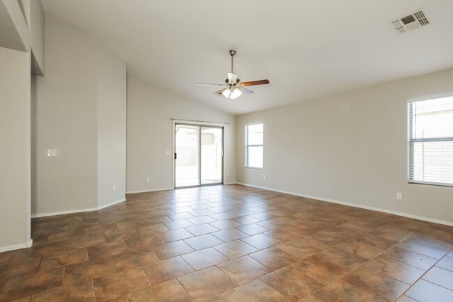 12571 W Fairmount Ave