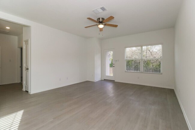 Photo - 1624 Boggy Crk Rnch Rd