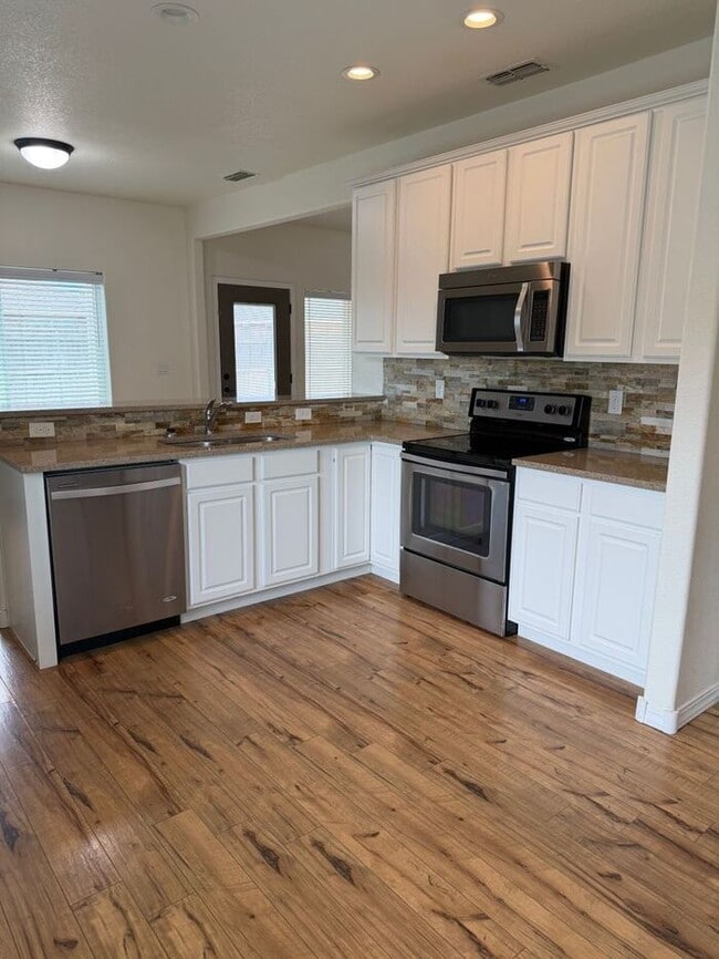Photo - Beautiful Newly Renovated 3 Bedroom 2 Bath Home