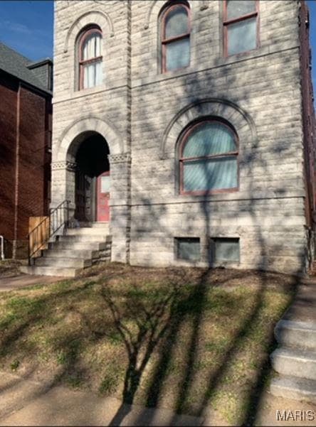 Building Photo - 3809 Shenandoah Ave Unit 1st floor