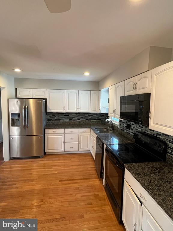 Photo - 10310 Meadowview Dr