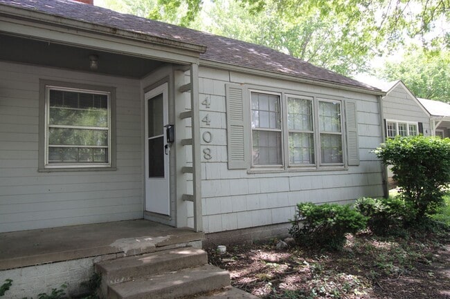Photo - May FREE On This 1 Bedroom 1 Bath Duplex in Olathe