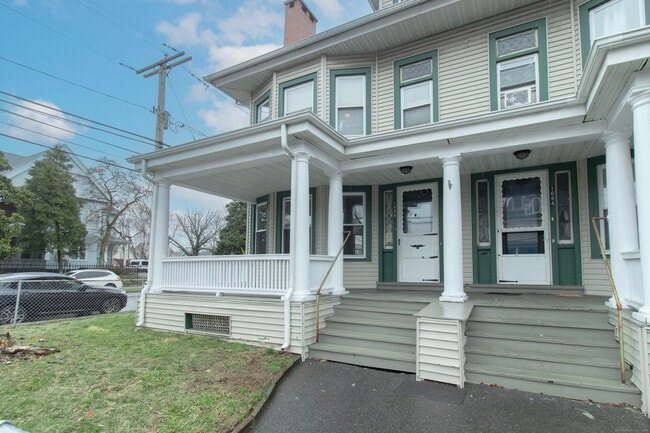 Photo - 1094 Iranistan Ave