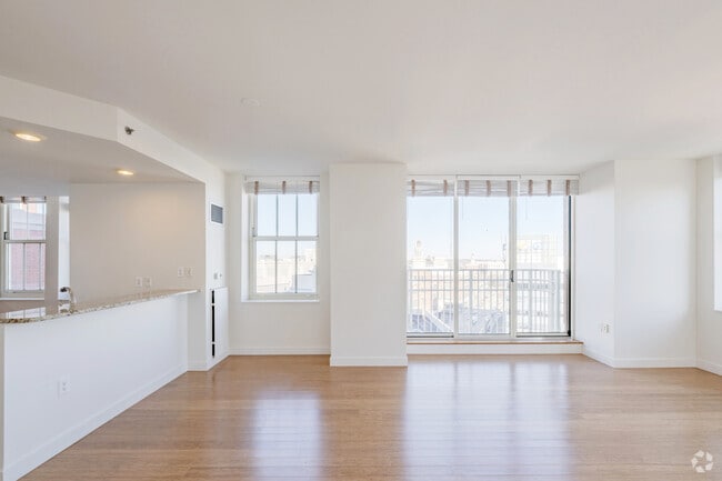 1BR, 1BA - 978SF