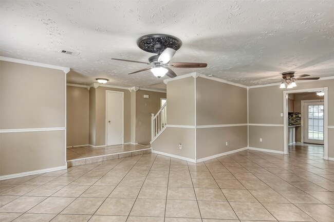 Photo - 45 Coralberry Rd