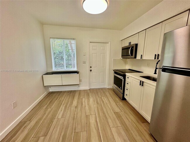 Photo - 60 NW 42nd St Unit 0