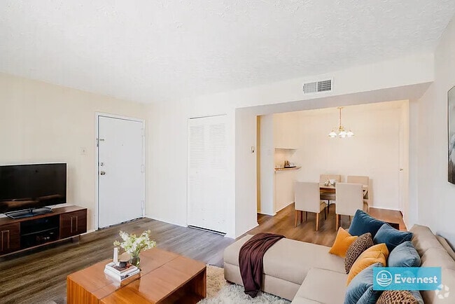 Building Photo - 2253 Sedgwick St Unit d Rental