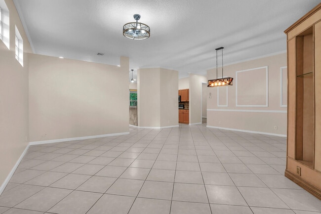 Photo - 1649 Ballantrae Blvd N