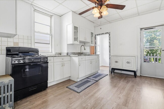 95 W 15th St