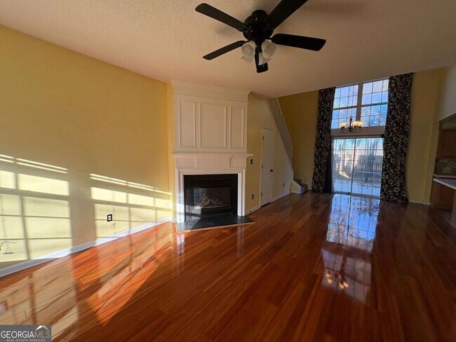 Photo - 1607 Heyford Cir NW