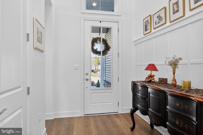 Photo - 215 Kingfisher Ln