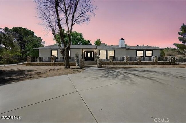 712 Ave R-8
