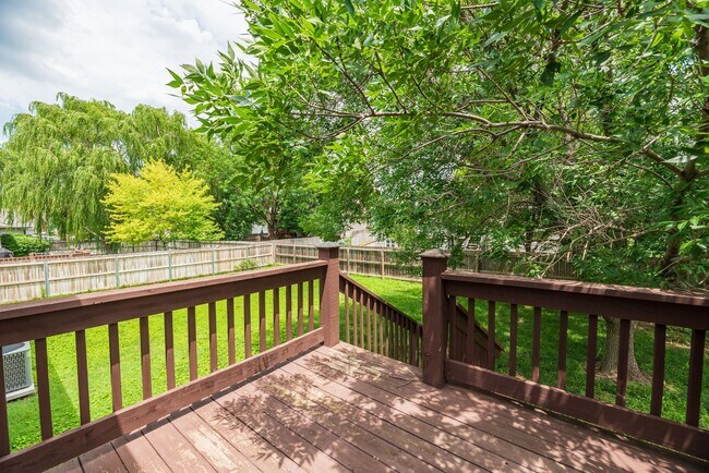 Photo - 2 WEEKS FREE!! Beautiful 5 bedroom home in...