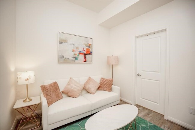 Building Photo - 1207 Grand W Blvd Unit 1H