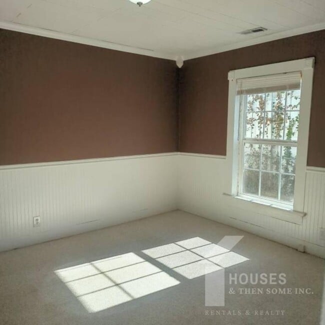 Photo - 108 Davis St