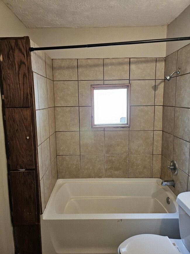 Photo - 870 Crawford St