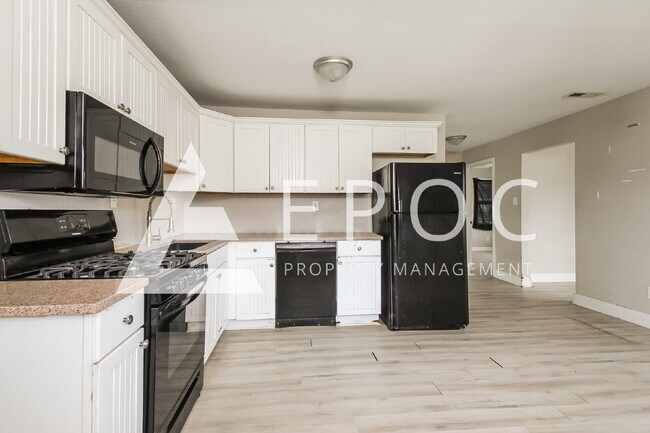Photo - 1565 N Elgin Ave