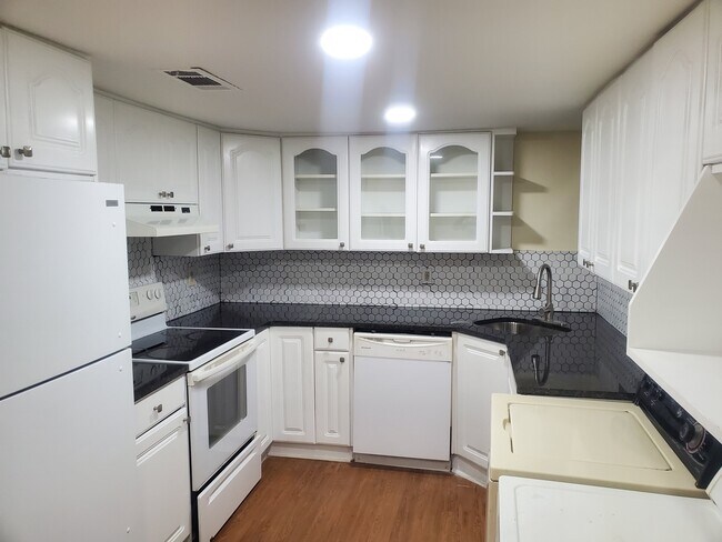 Kitchen - 3559 Old Chamblee Tucker Rd