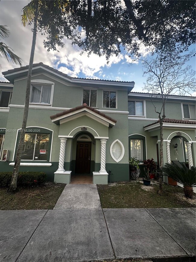 Building Photo - 2912 SE 15th Rd